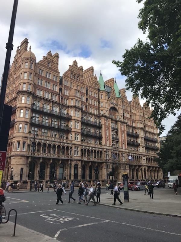 握りしめたコイン使えず .FR a l'epoque