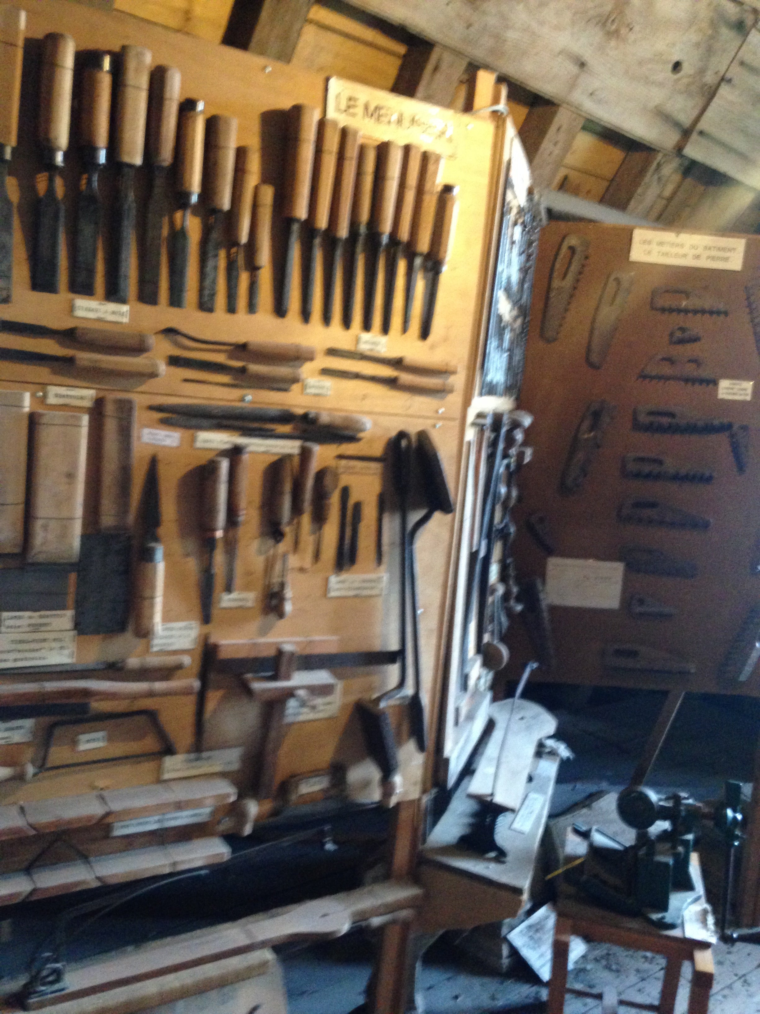 アンティークを扱うのに必須な工程 .FR a l'epoque