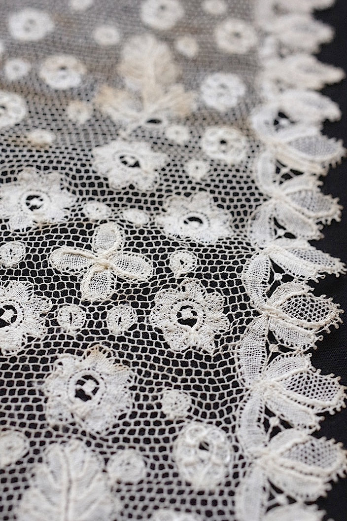 dentelle antique アンティークレース 小花ホニトン