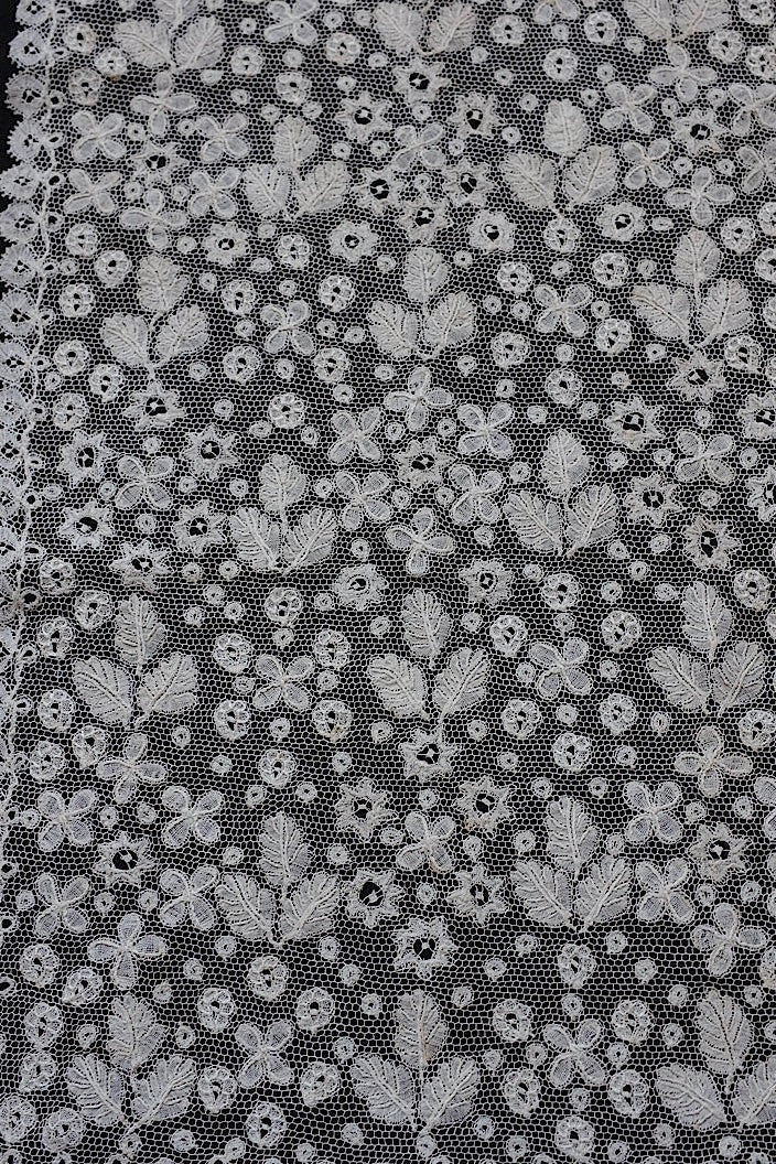 dentelle antique アンティークレース 小花ホニトン