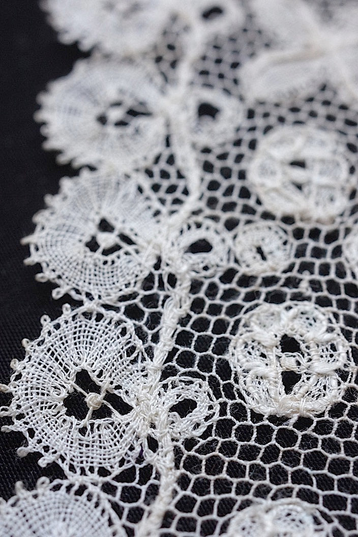 dentelle antique アンティークレース 小花ホニトン