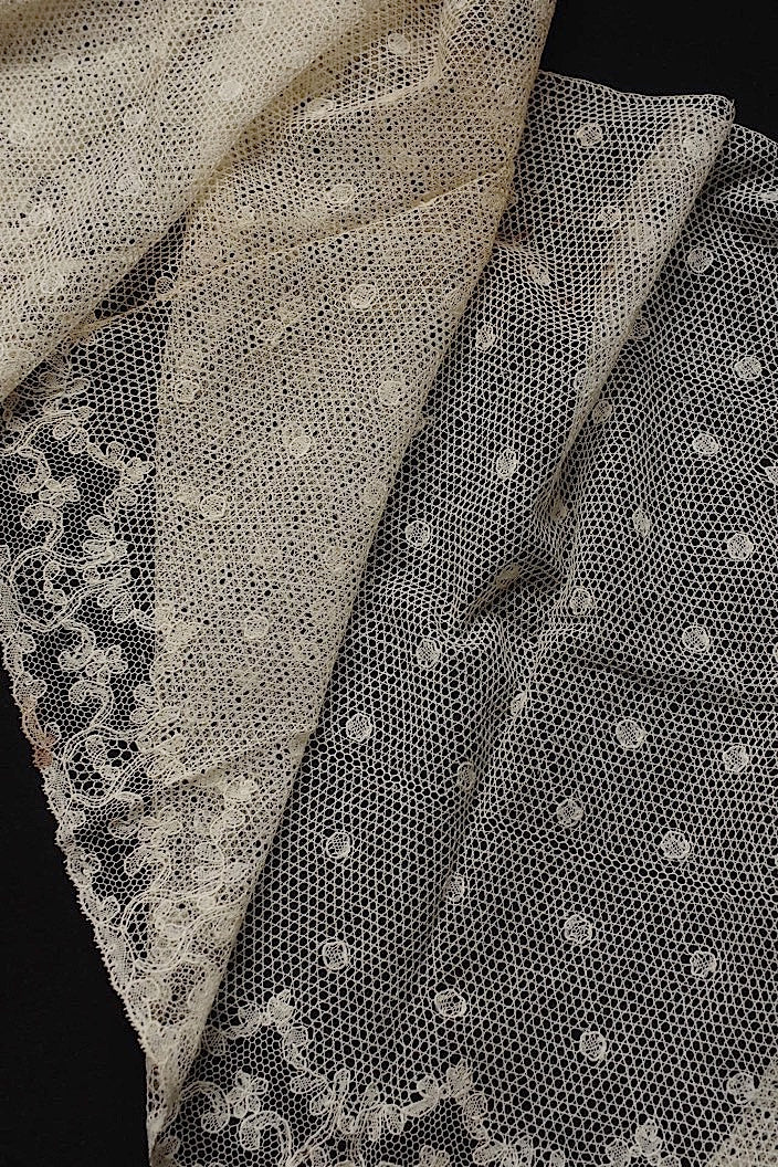 dentelle antique antique lace wide lace and petit cross