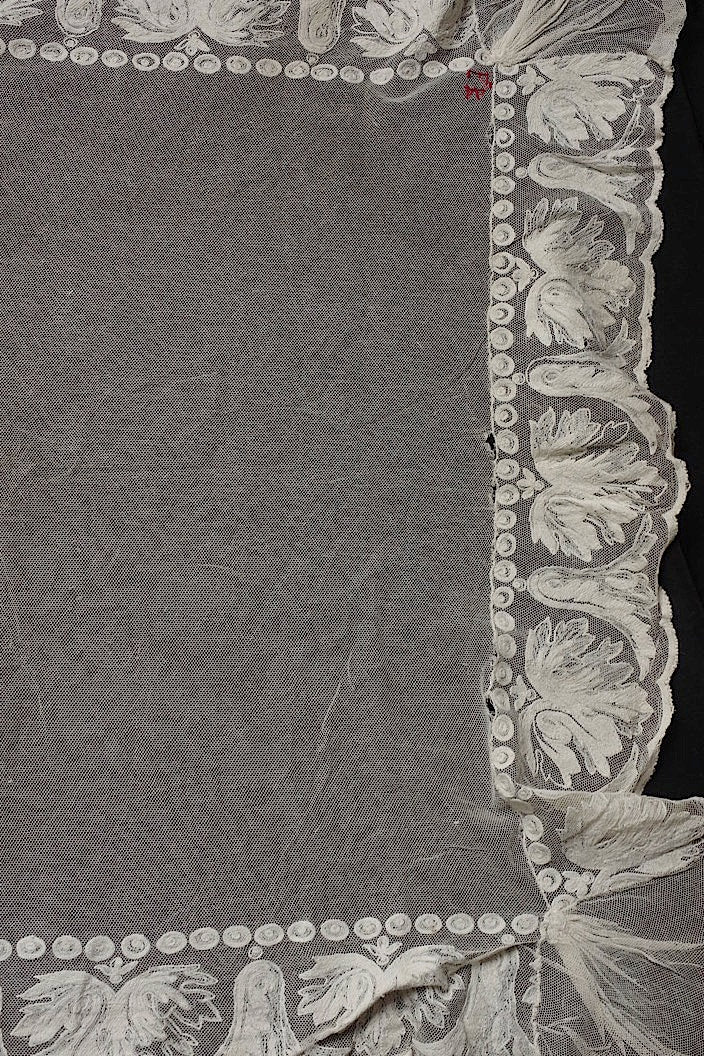 dentelle antique antique lace wide lace and petit cross