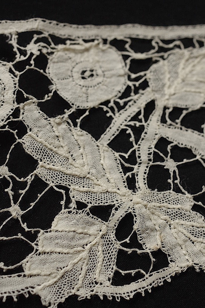 dentelle antique antique lace Honiton 134 150cm