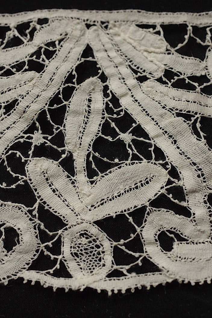 dentelle antique antique lace Honiton 134 150cm