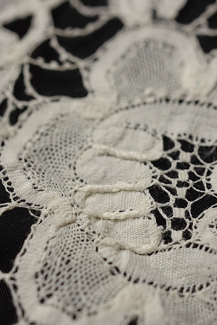 dentelle antique antique lace Honiton 134 150cm