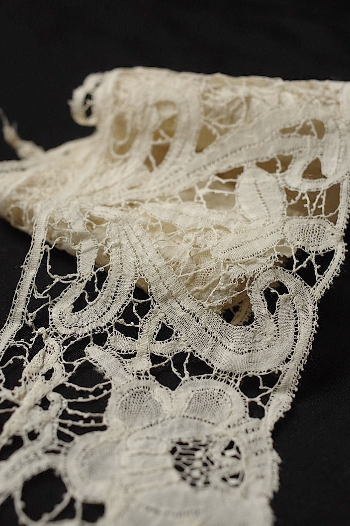 dentelle antique antique lace Honiton 134 150cm