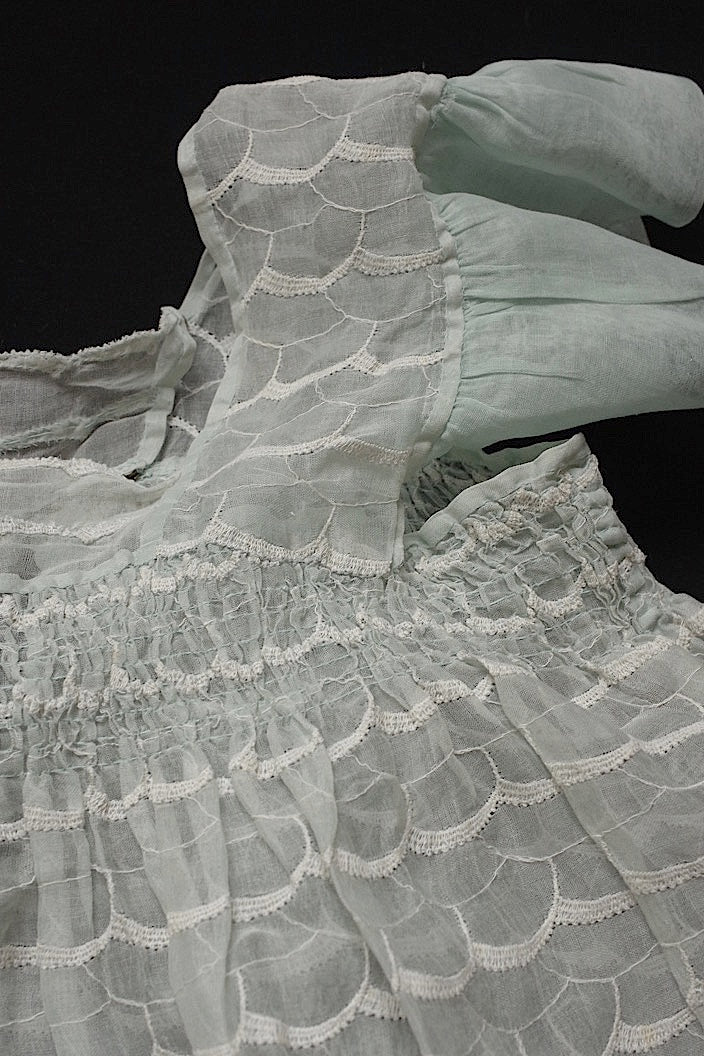vêtement d'enfant antique antique children's clothing tablier dress