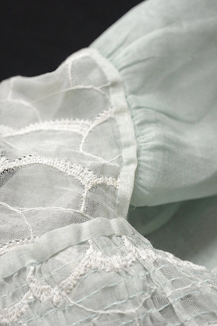 vêtement d'enfant antique antique children's clothing tablier dress