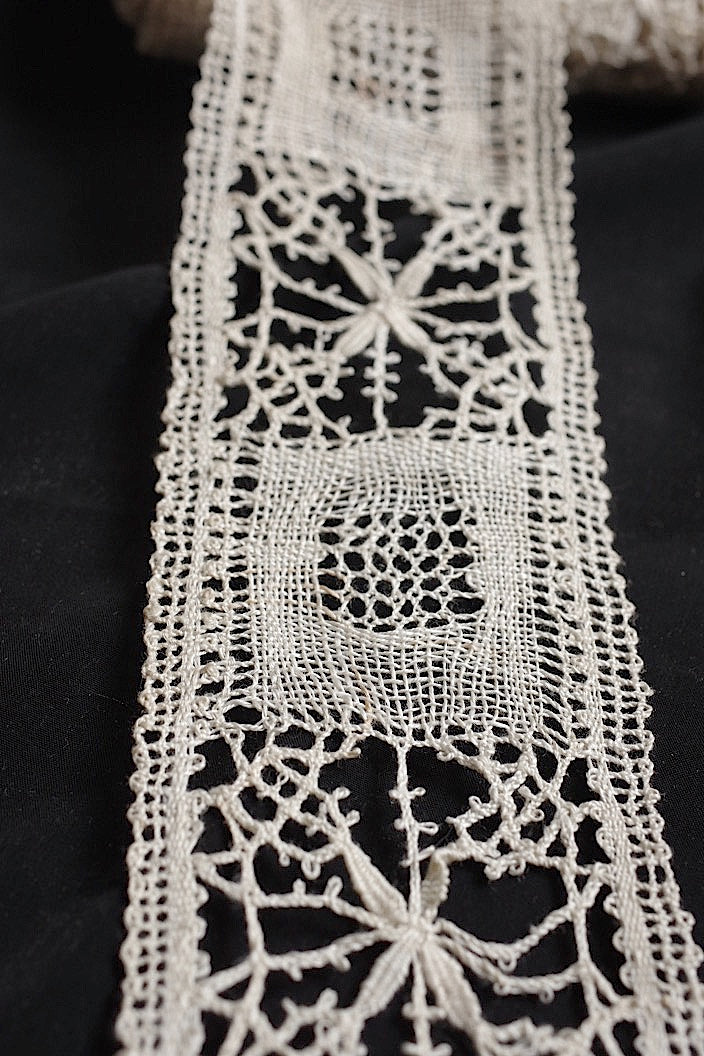 dentelle antique アンティークレース ボビンレース par 2m .FR a l'epoque