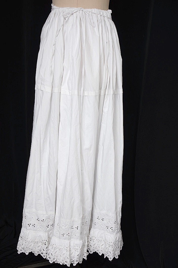 vêtement antique antique cotton lace skirt