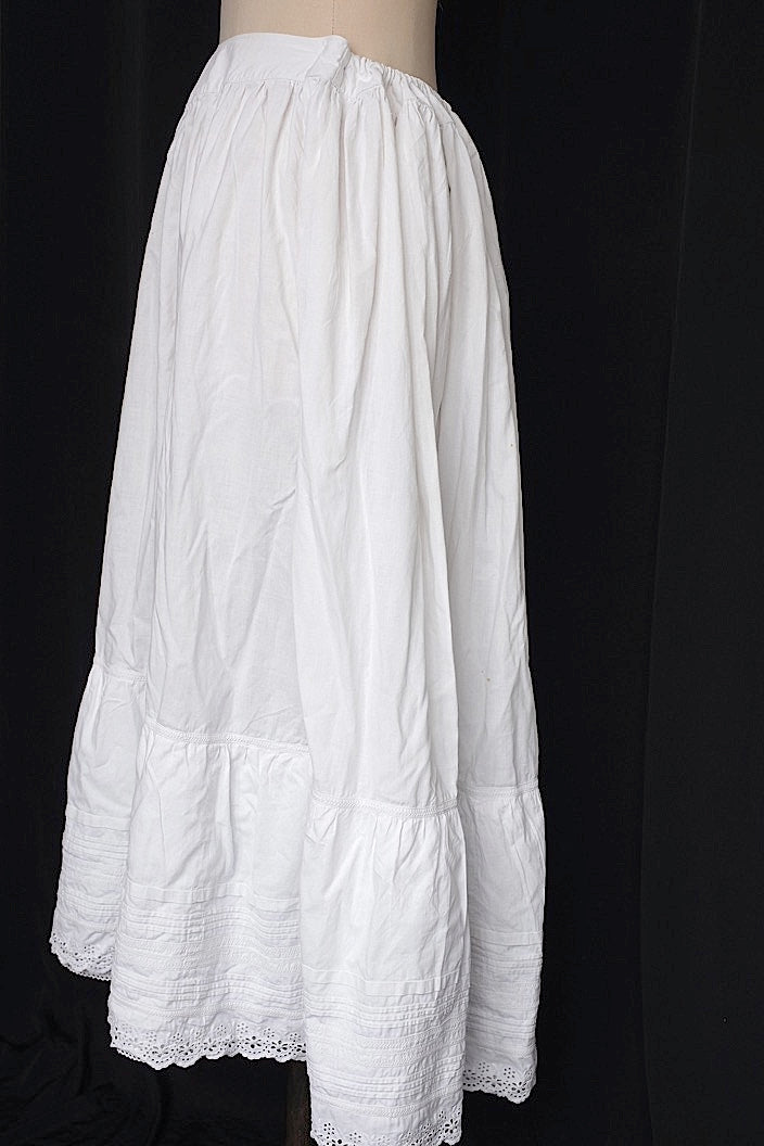 vêtement antique antique cotton lace skirt 2