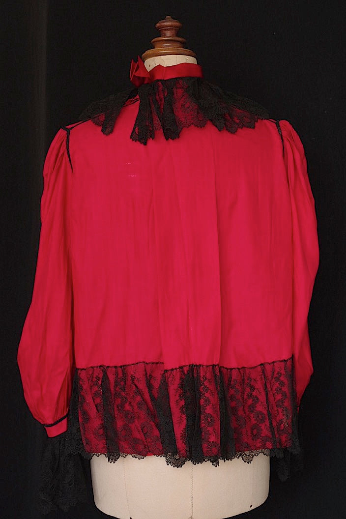 vêtement antique antique lace blouse red