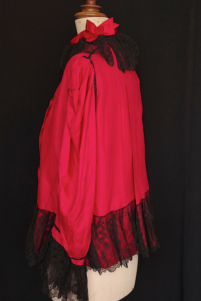 vêtement antique antique lace blouse red