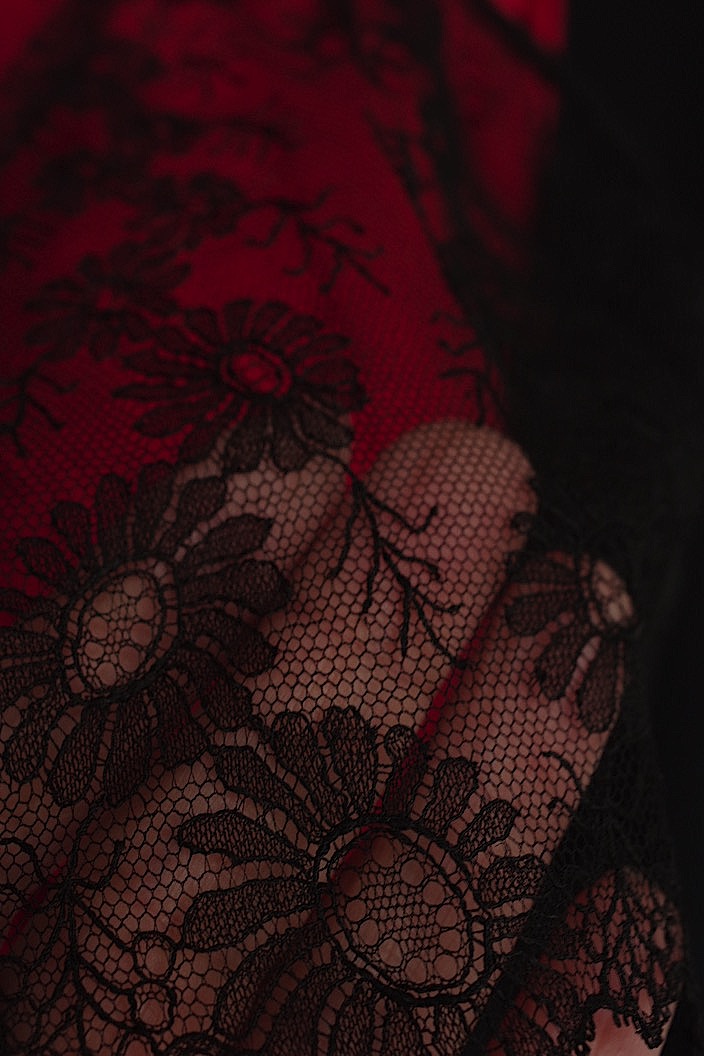 vêtement antique antique lace blouse red