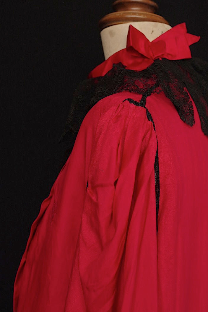 vêtement antique antique lace blouse red