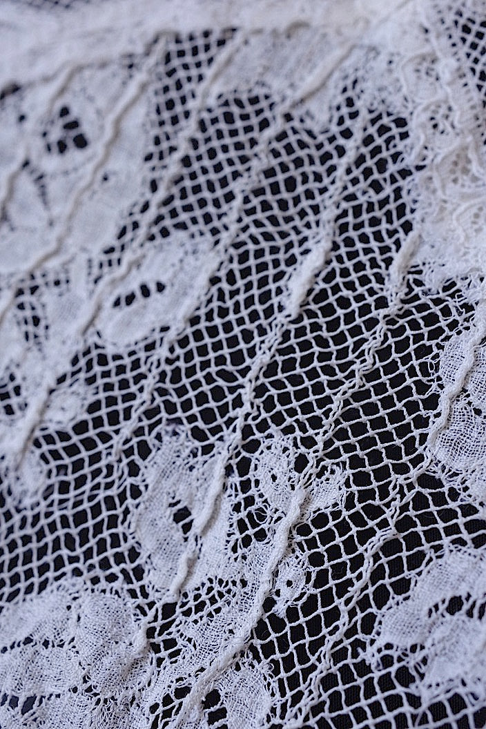 dentelle antique antique lace lace hem torn