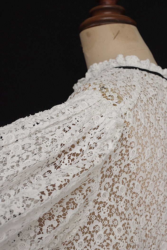 vêtement antique antique lace top