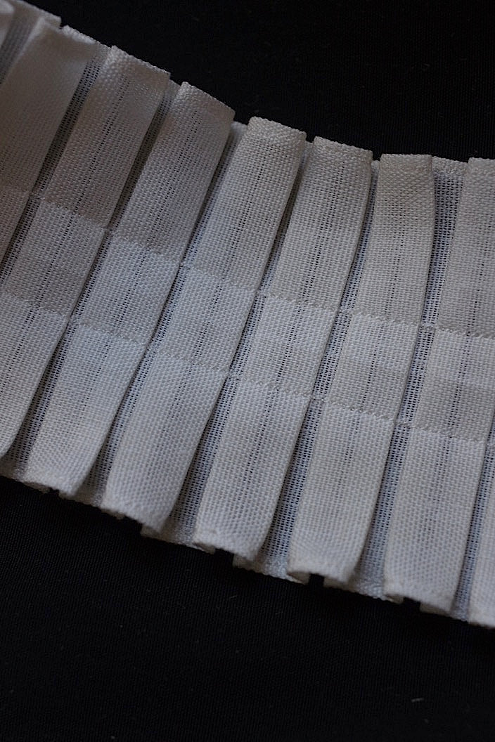 ruban antique アンティーク教会プリーツテープ par 2m