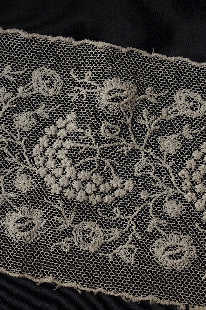 dentelle  antique アンティークレース 300cm .FR a l'epoque