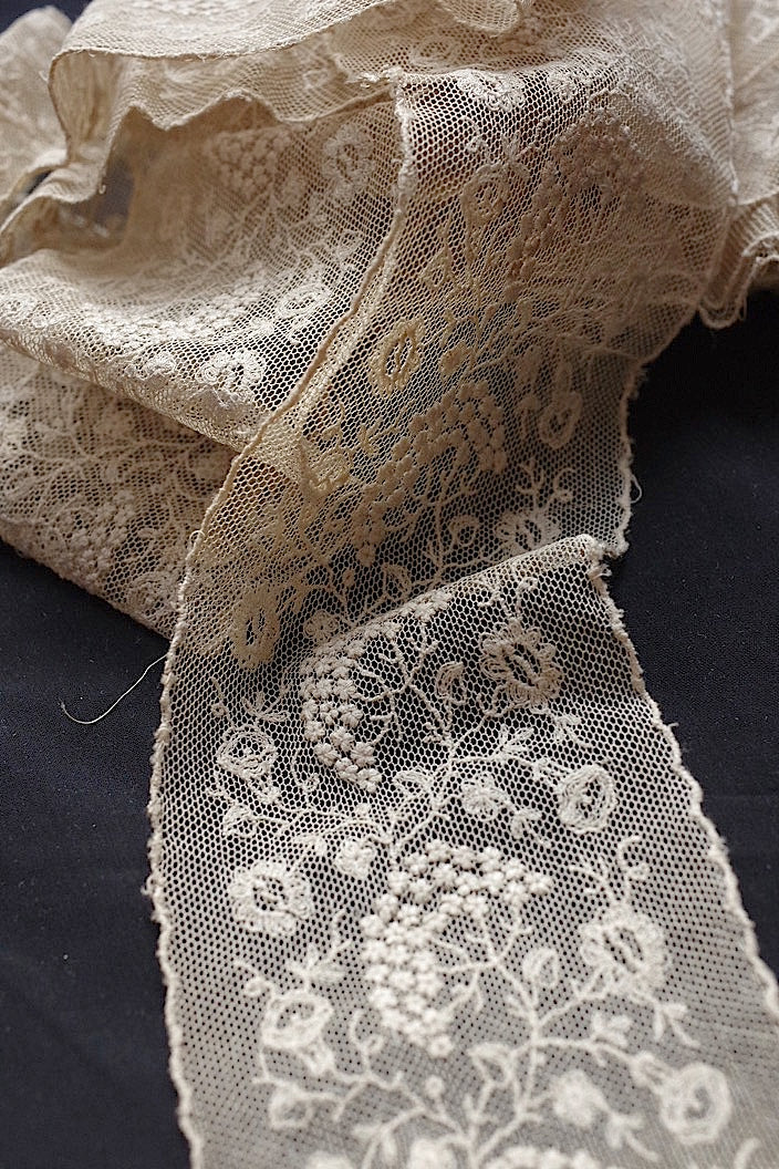 dentelle  antique アンティークレース 300cm .FR a l'epoque