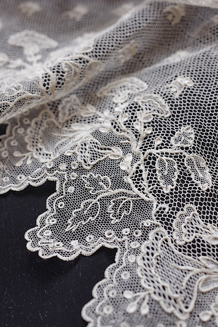 dentelle  antique アンティークレース アランソン par メートル .FR a l'epoque
