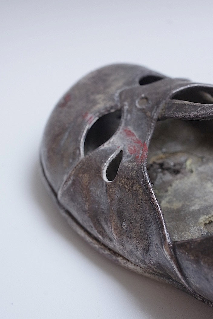 l'objet  antique アンティークオブジェ 子供靴 .FR a l'epoque
