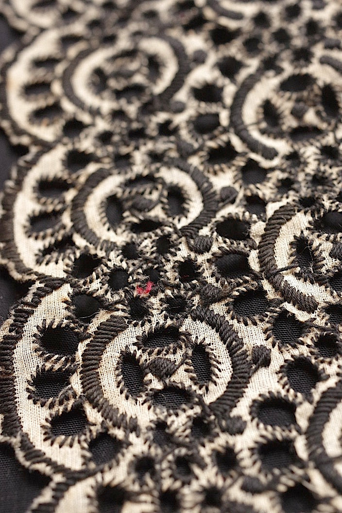 dentelle antique アンティークレース 刺繍スカラップ 192cm