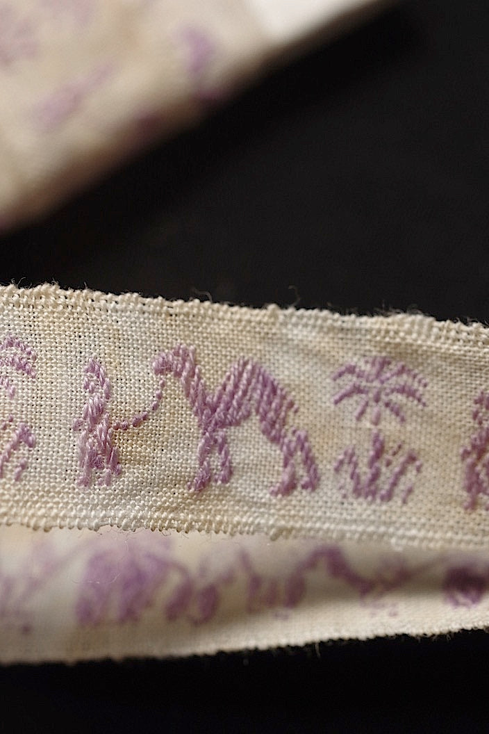 dentelle  antique アンティークruban ラクダ .FR a l'epoque