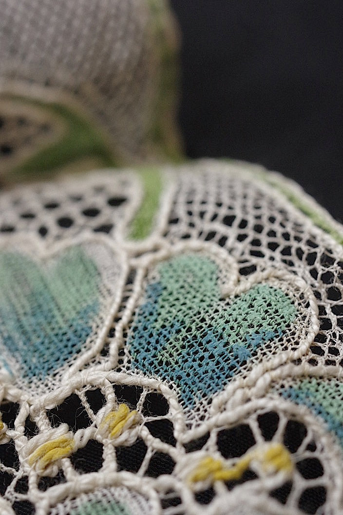 dentelle antique アンティークレース 色レース、ビーズレース
