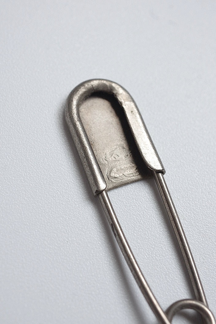 epingle antique アンティーク ピン 小 .FR a l'epoque