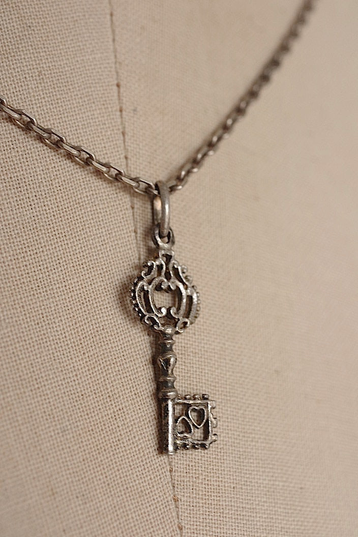 collier antique アンティークペンタント .FR a l'epoque