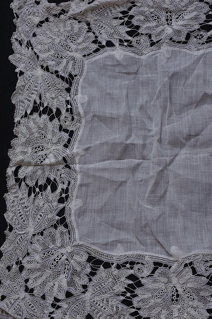 dentelle antique アンティークレース ハンカチ2つ+クッション