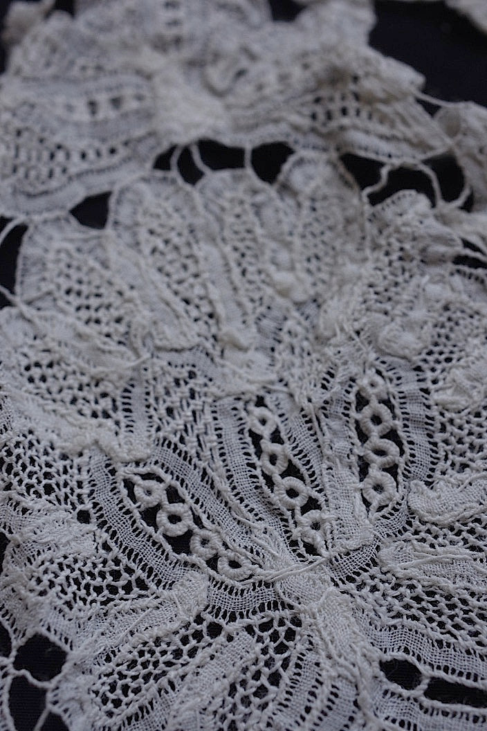 dentelle antique アンティークレース ハンカチ2つ+クッション