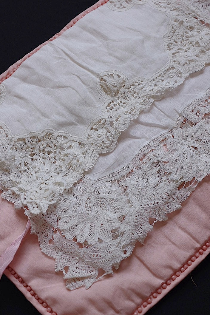 dentelle antique アンティークレース ハンカチ2つ+クッション