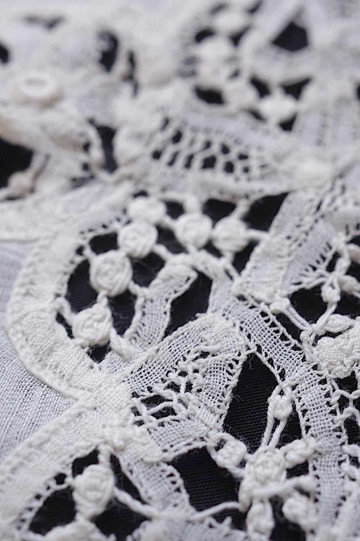dentelle antique アンティークレース ハンカチ2つ+クッション