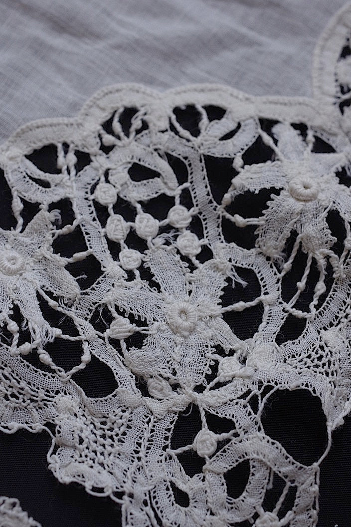 dentelle antique アンティークレース ハンカチ2つ+クッション