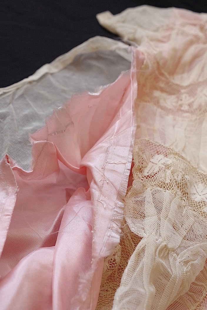 dentelle antique アンティークレース 半月型 クッションカバー .FR a l'epoque