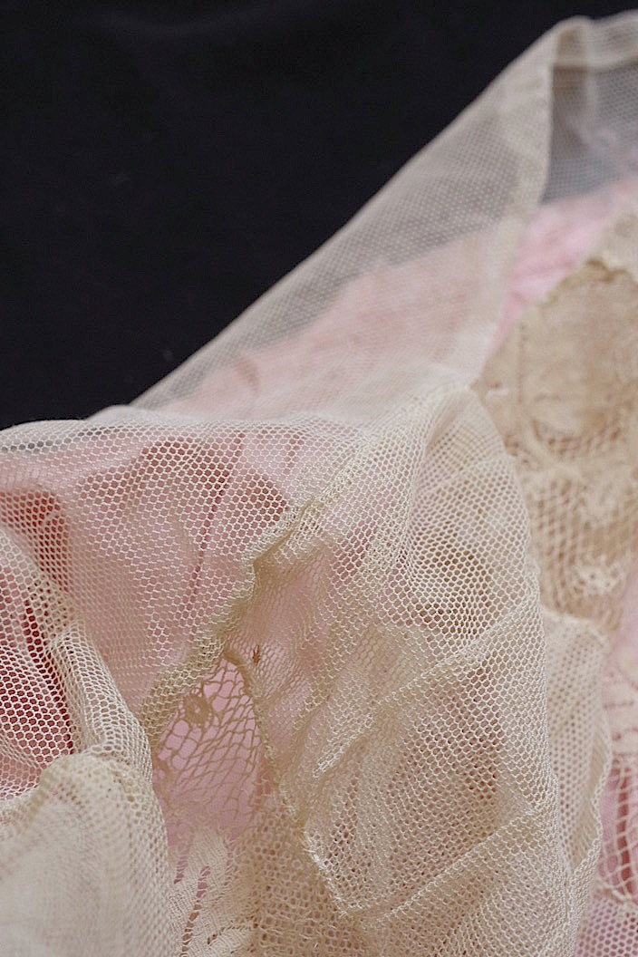 dentelle antique アンティークレース 半月型 クッションカバー .FR a l'epoque