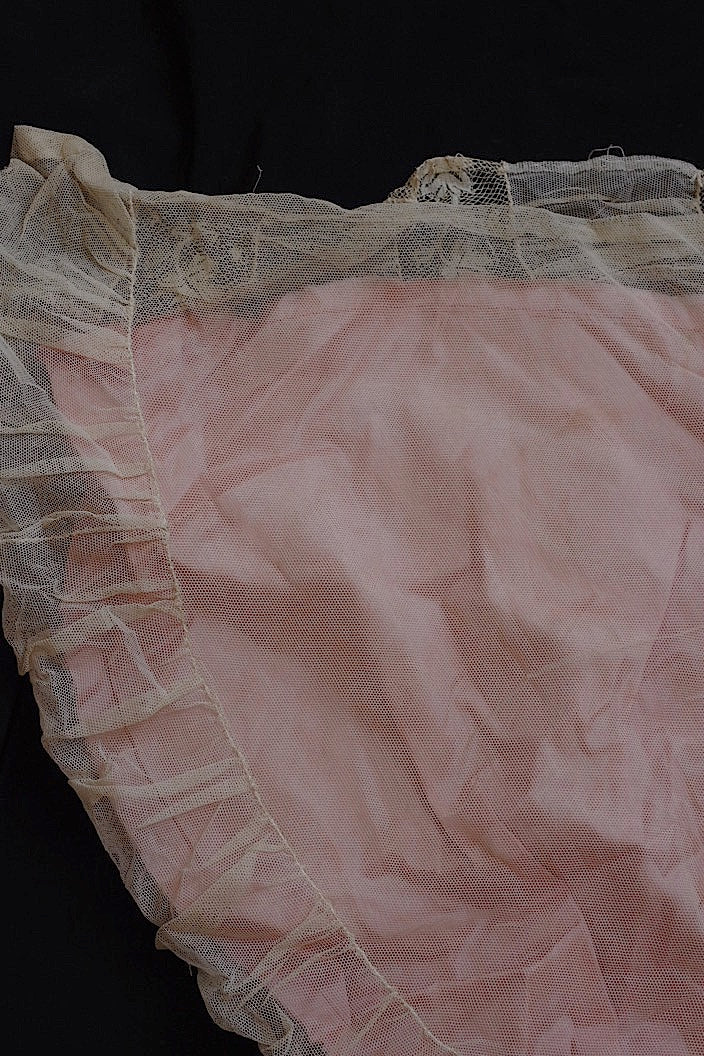 dentelle antique アンティークレース 半月型 クッションカバー .FR a l'epoque