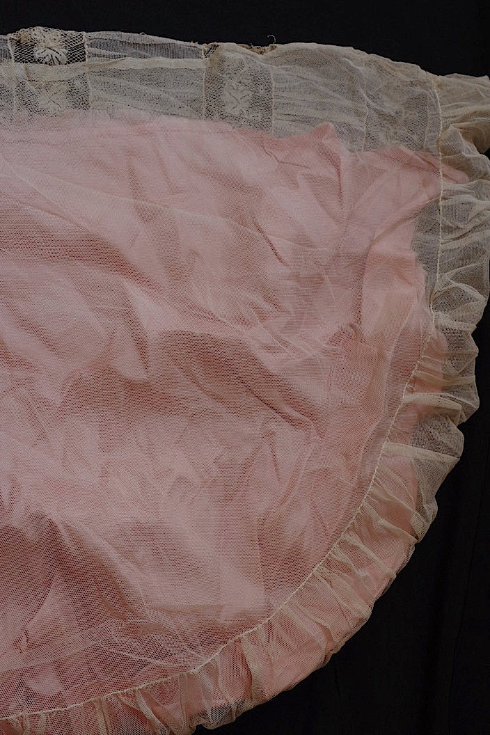 dentelle antique アンティークレース 半月型 クッションカバー .FR a l'epoque