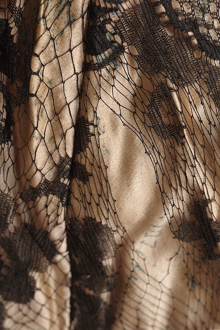 dentelle antique アンティークレース シャンティイレース+ビスティエ .FR a l'epoque