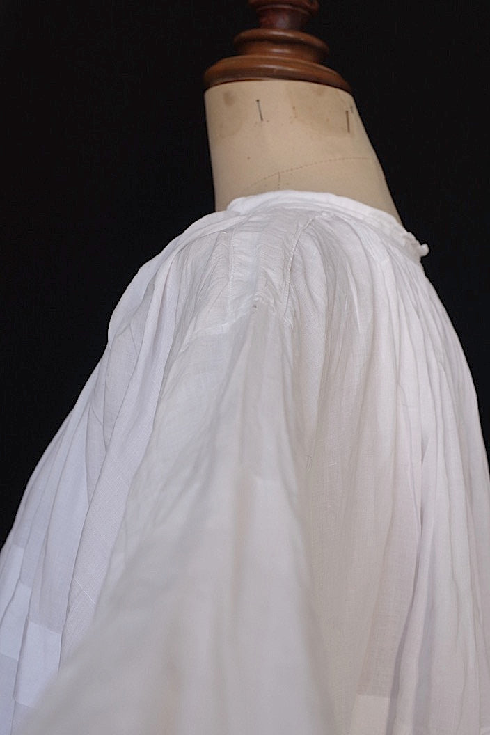 vetement antique アンティーク 教会チュニック aube2 .FR a l'epoque