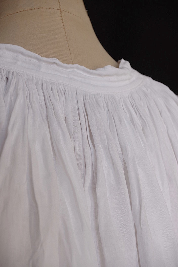 vetement antique アンティーク 教会チュニック aube2 .FR a l'epoque