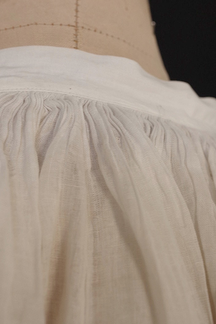 vetement antique アンティーク 教会チュニック aube4 .FR a l'epoque