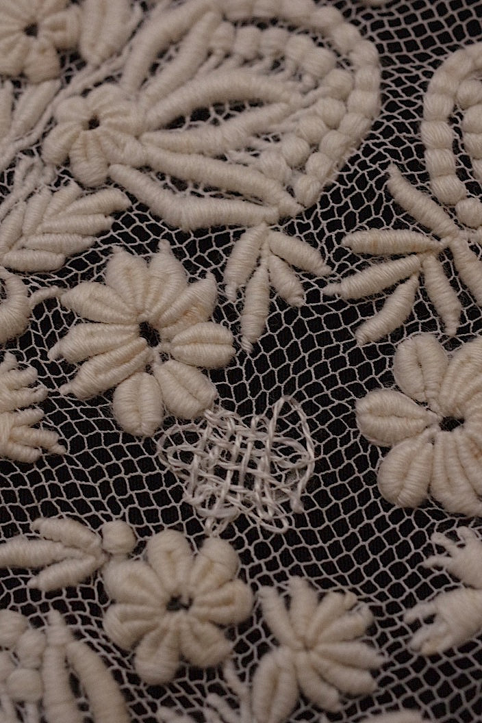 dentelle antique アンティークレース 刺繍 .FR a l'epoque
