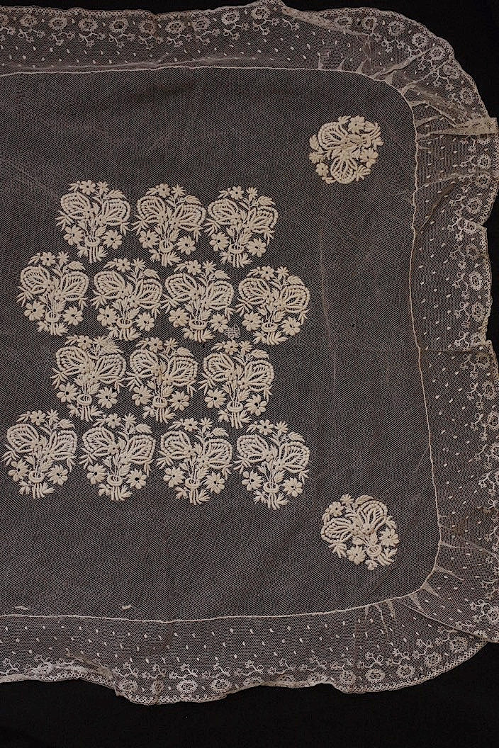 dentelle antique アンティークレース 刺繍 .FR a l'epoque