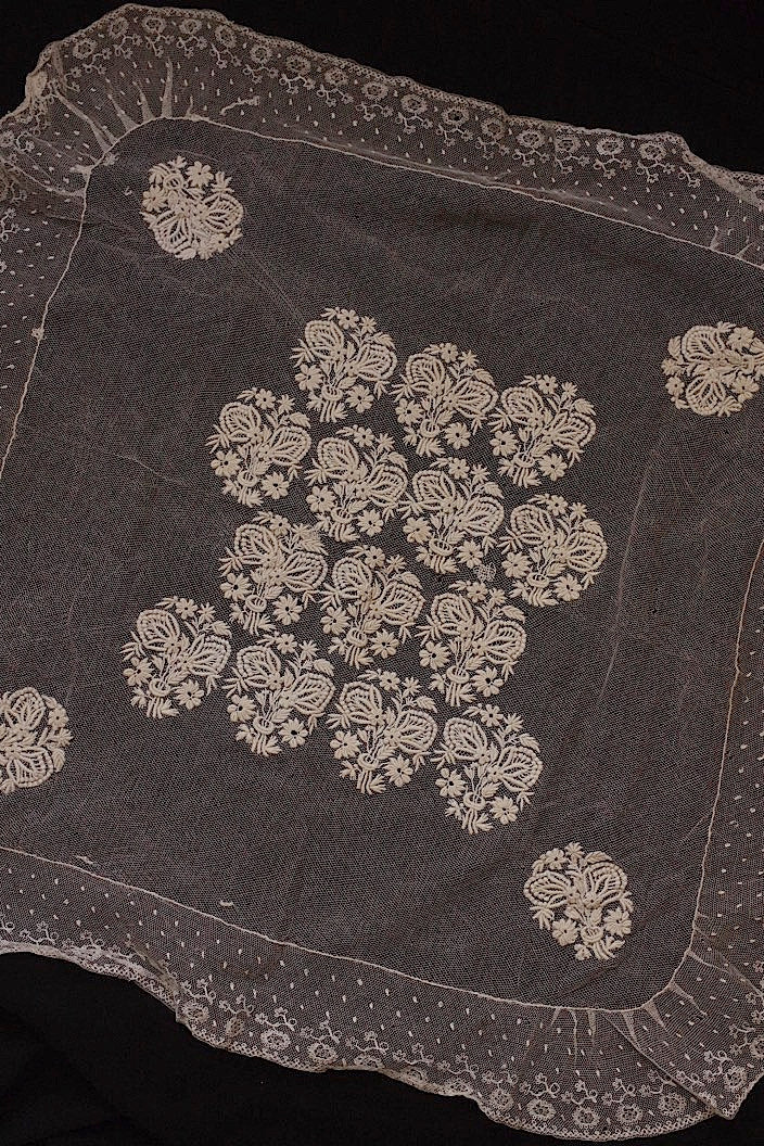 dentelle antique アンティークレース 刺繍 .FR a l'epoque