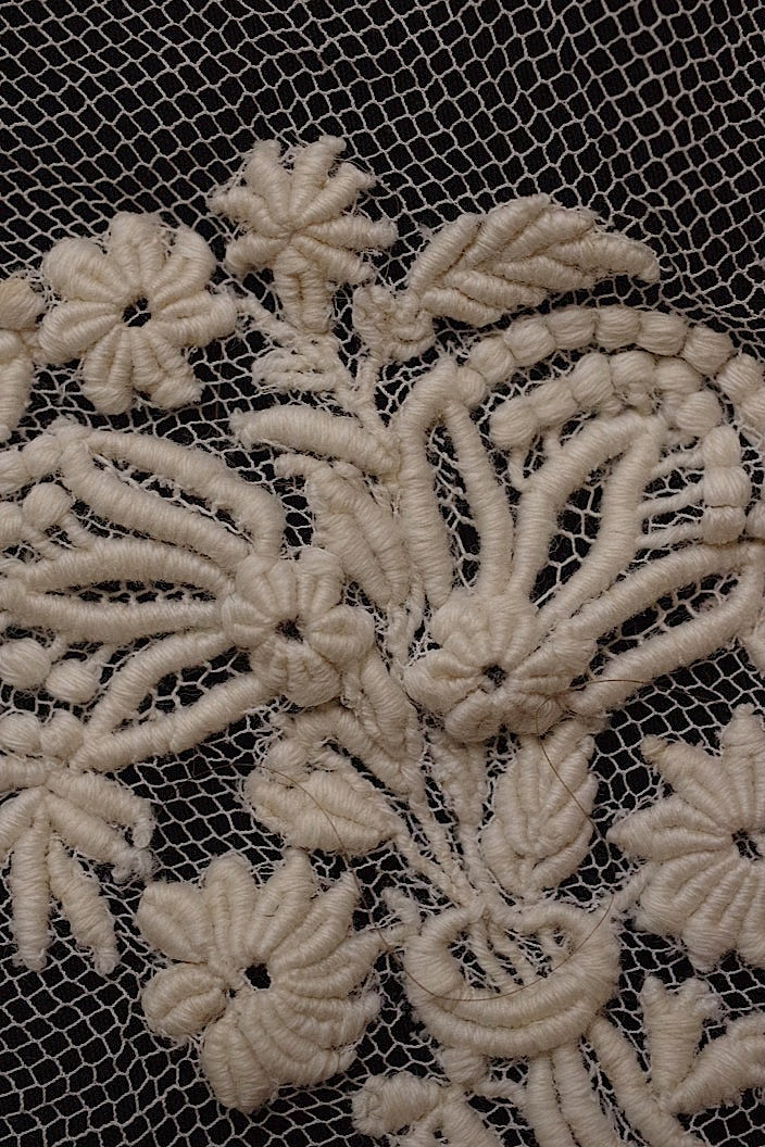 dentelle antique アンティークレース 刺繍 .FR a l'epoque