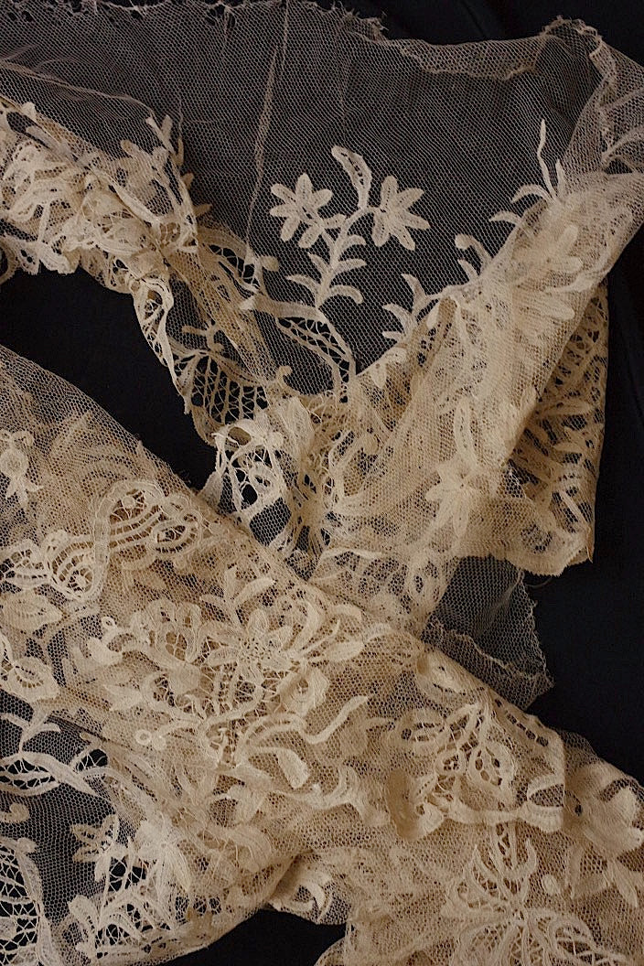 dentelle antique アンティークレース アプリカッションアングレテール par 2m .FR a l'epoque